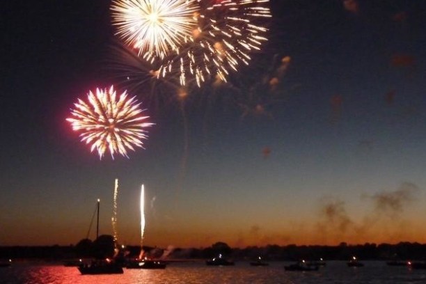 Special 4th of July Fireworks Cruise Image 1